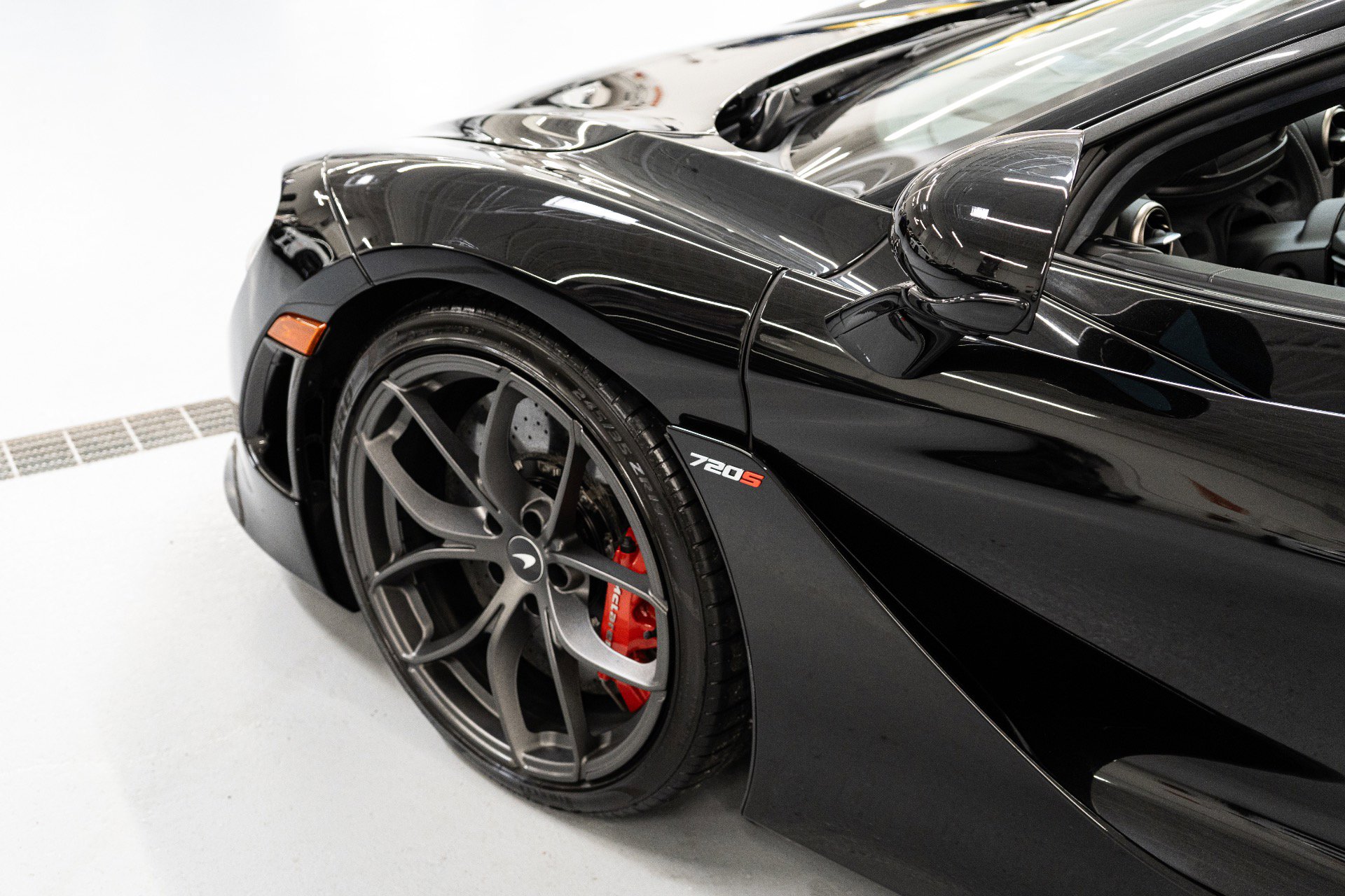 Used 2020 McLaren 720S Luxury photo 15