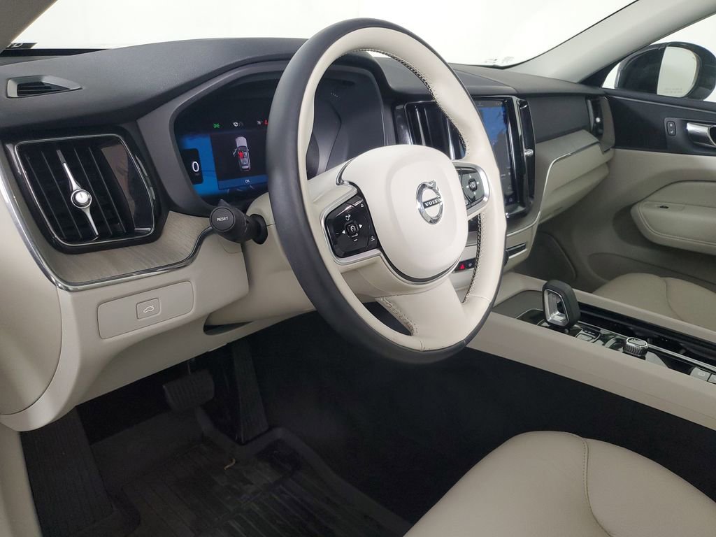 2023 Volvo Xc60 B5 Plus