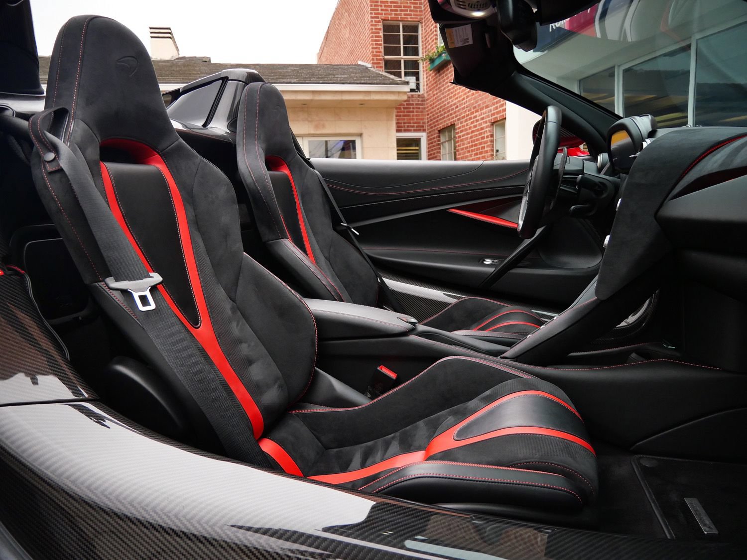 Used 2020 McLaren 720S Performance photo 11