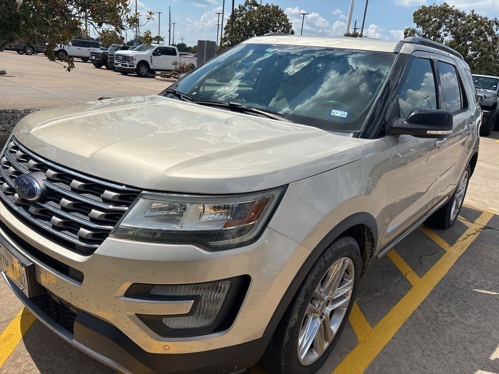 Used 2017 Ford Explorer XLT w/ Equipment Group 202A
