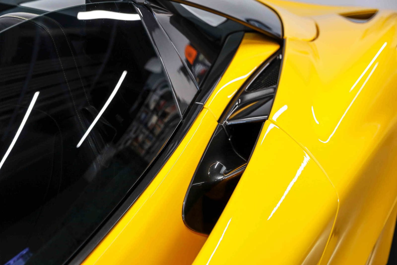 Used 2022 McLaren 720S Performance photo 33