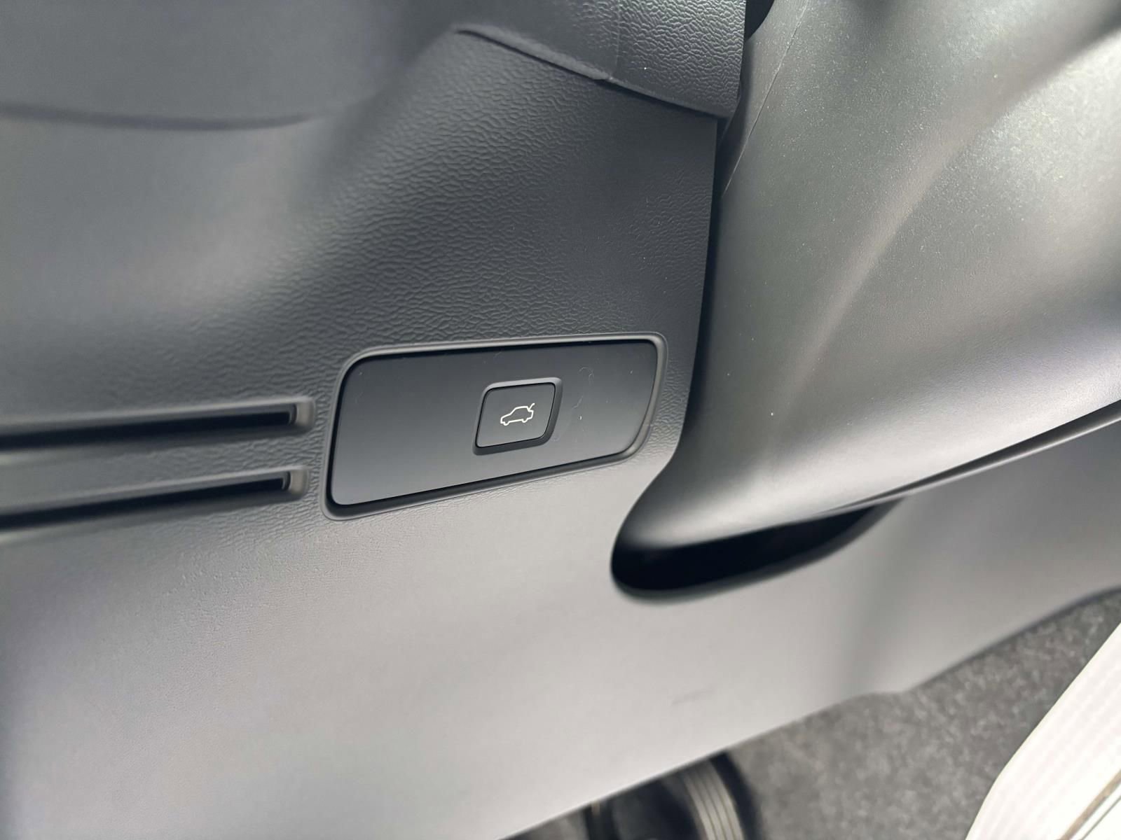 2026 Volvo Xc40 B5 Ultra