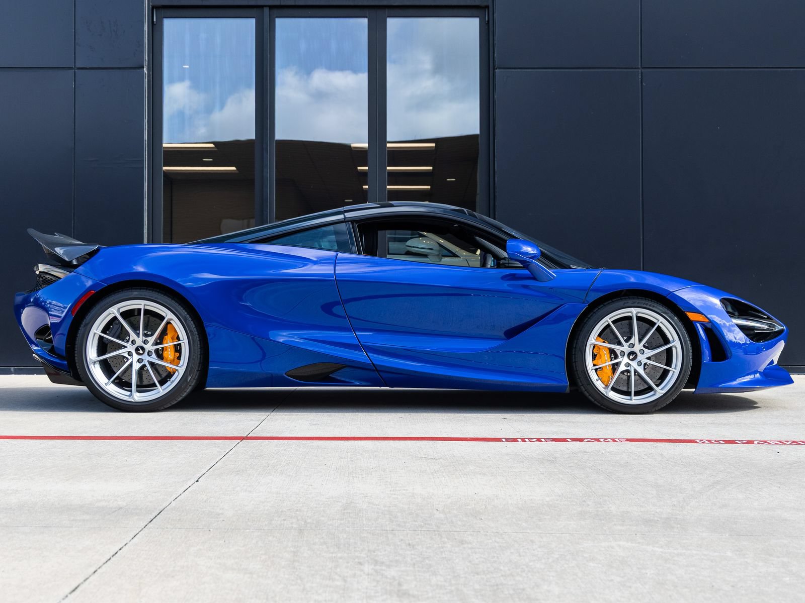 Used 2026 McLaren 750S photo 11