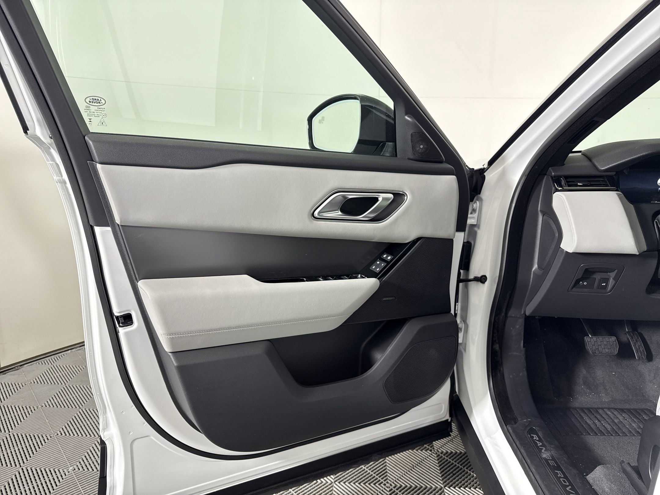 2026 Land Rover Range Rover Velar S