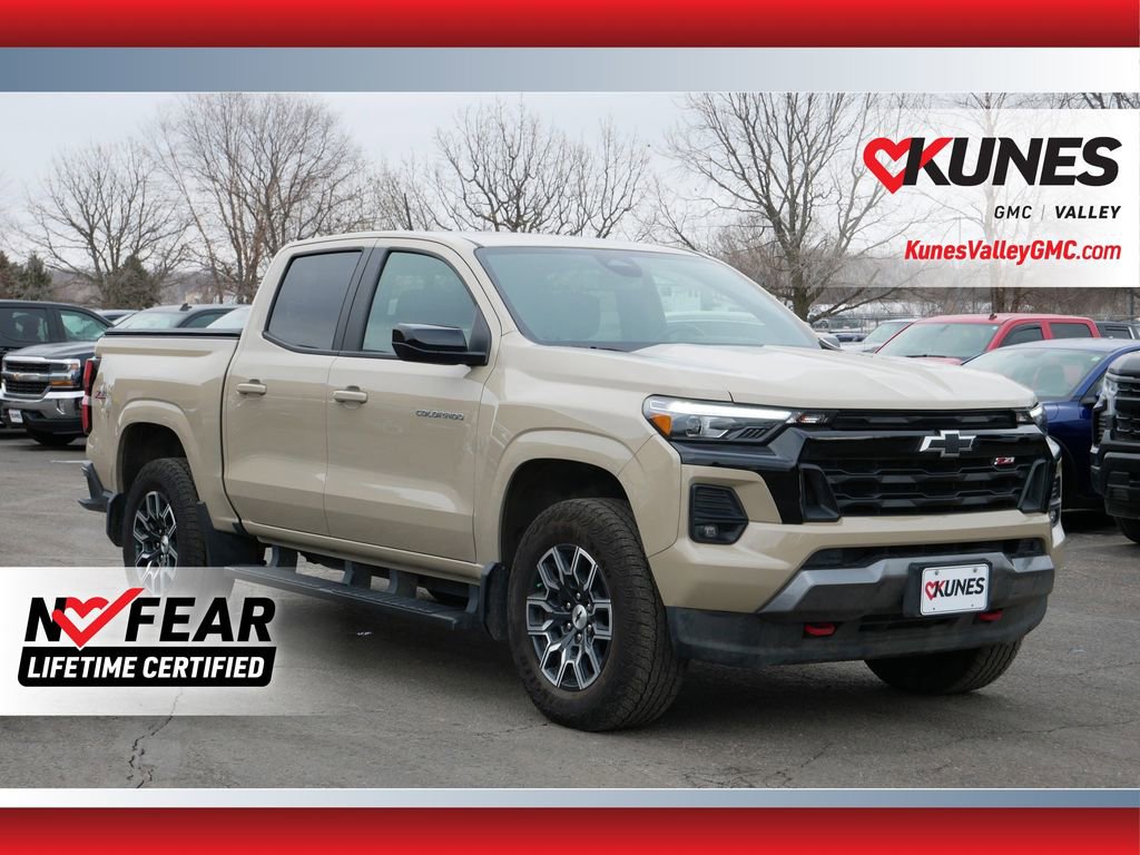 Used 2023 Chevrolet Colorado Z71 w/ Z71 Convenience Package 2