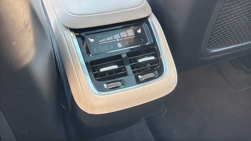 2025 Volvo Xc90 B5 Plus