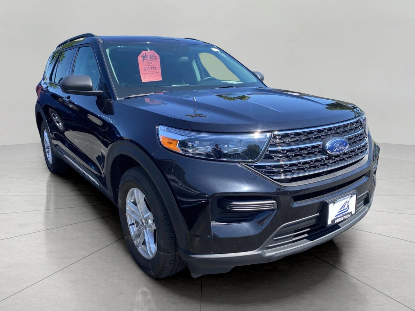 Certified 2024 Ford Explorer XLT w/ Equipment Group 202A