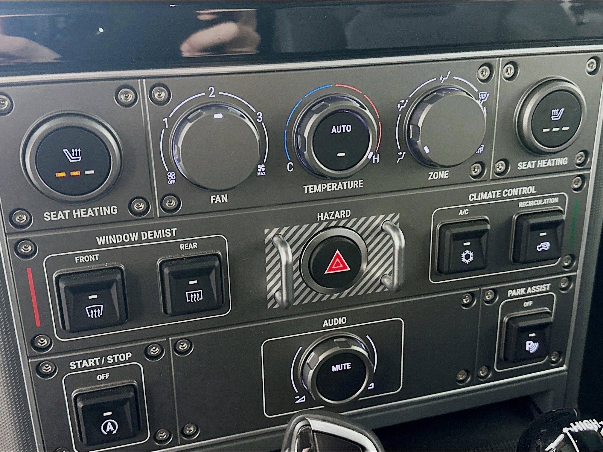 2024 INEOS Grenadier Fieldmaster Edition