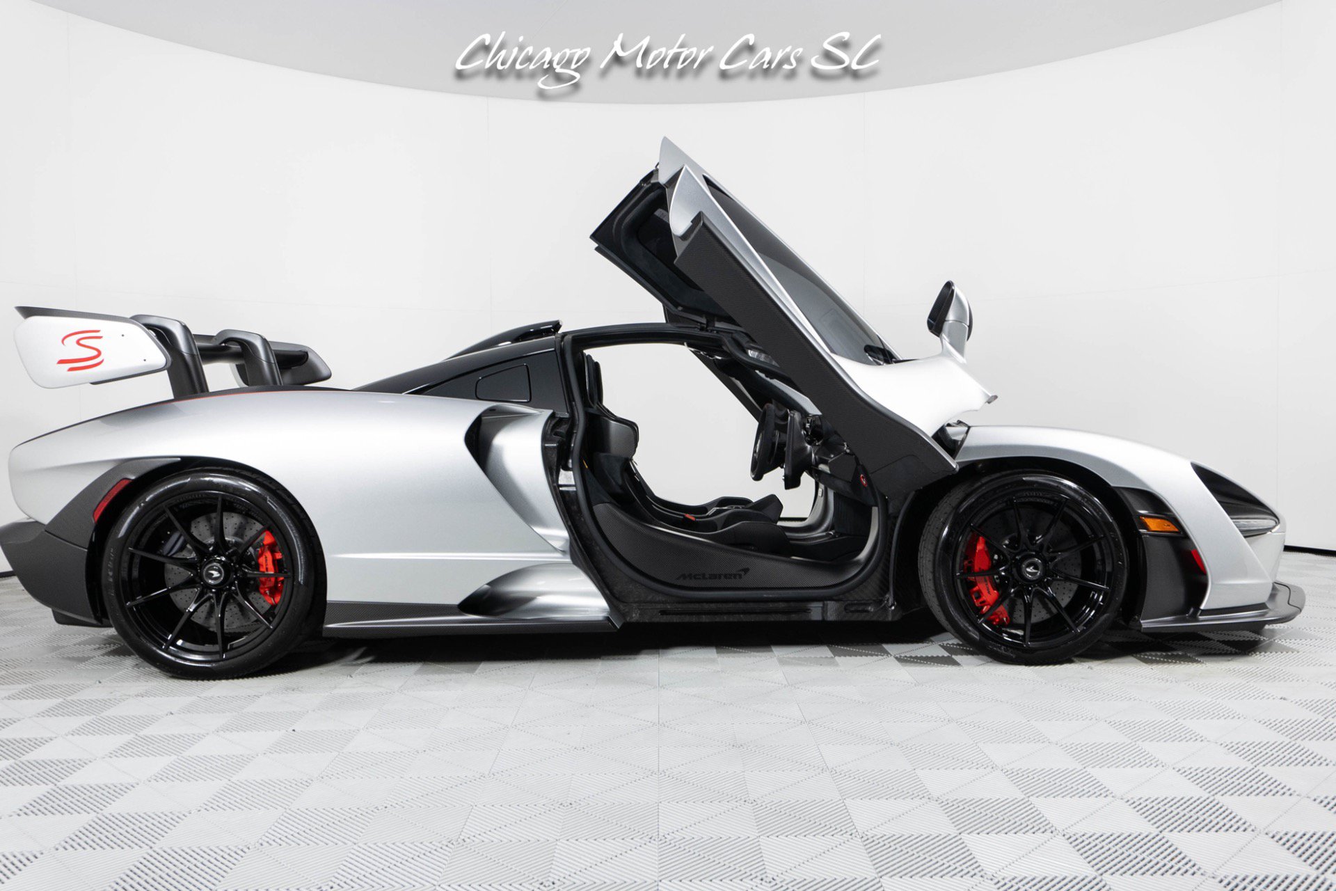 Used 2019 McLaren Senna photo 39
