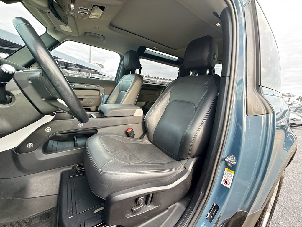 2023 Land Rover Defender 90 SE