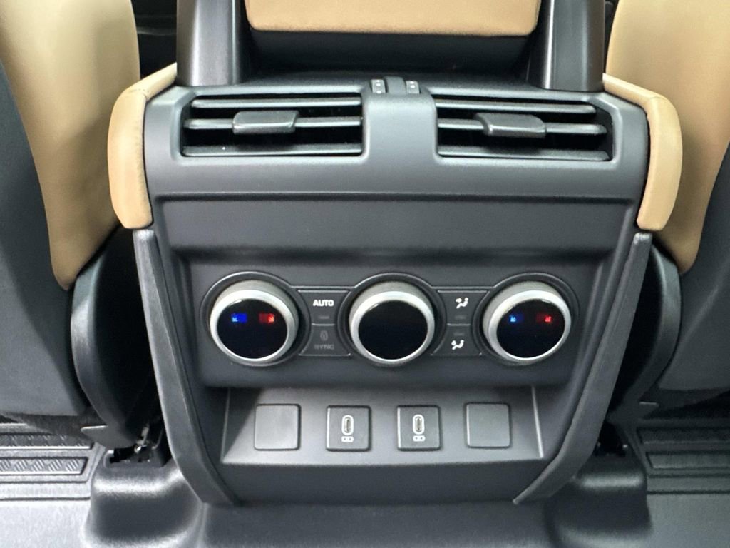 2026 Land Rover Defender 110 X-Dynamic SE