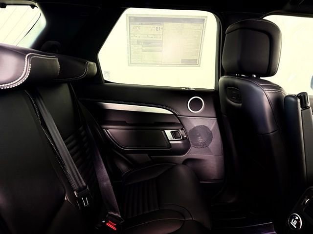 2025 Land Rover Discovery Dynamic SE