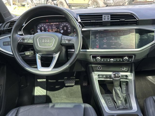 2022 Audi Q3 2.0T Premium Plus