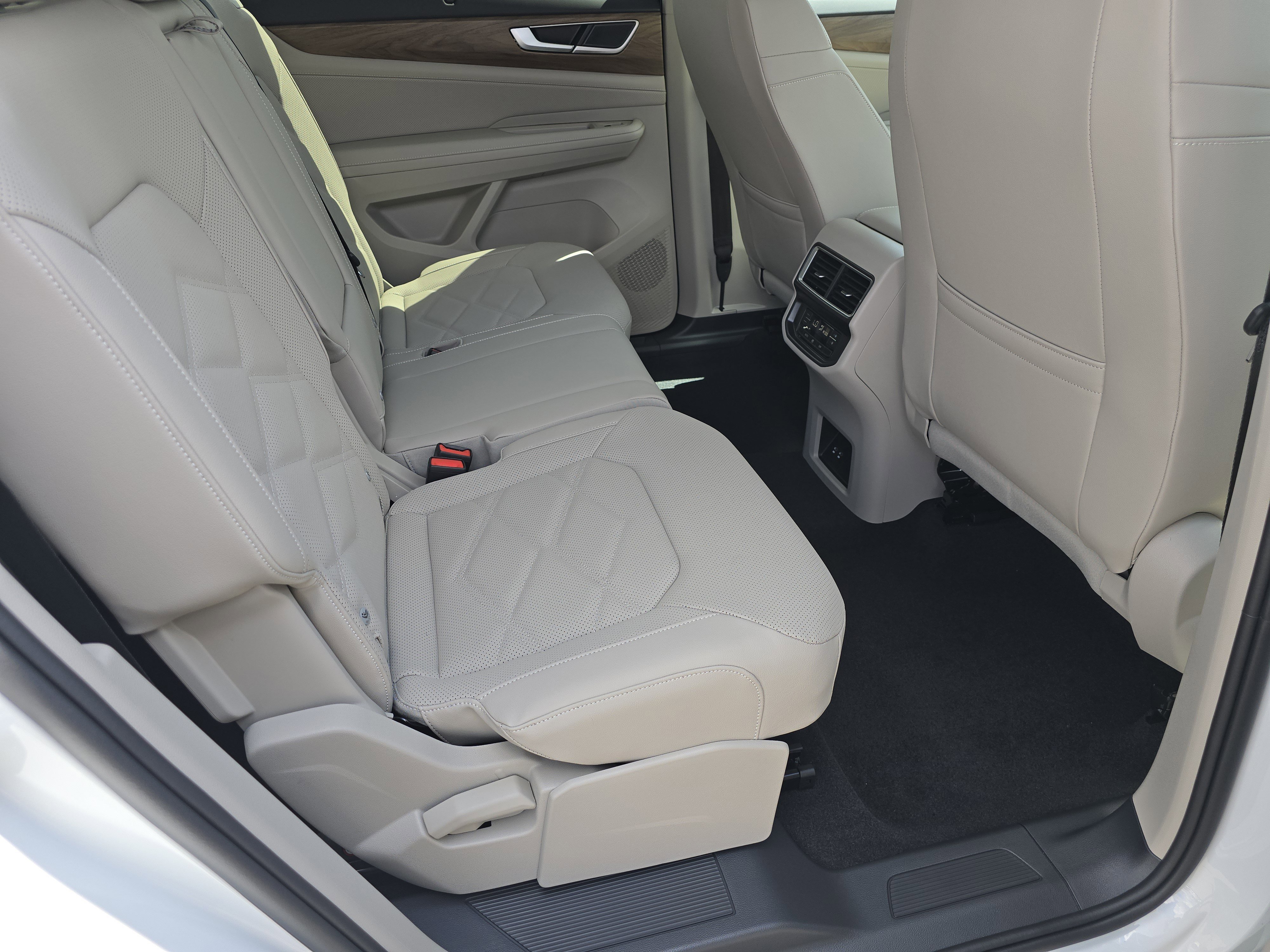 2026 Volkswagen Atlas SE