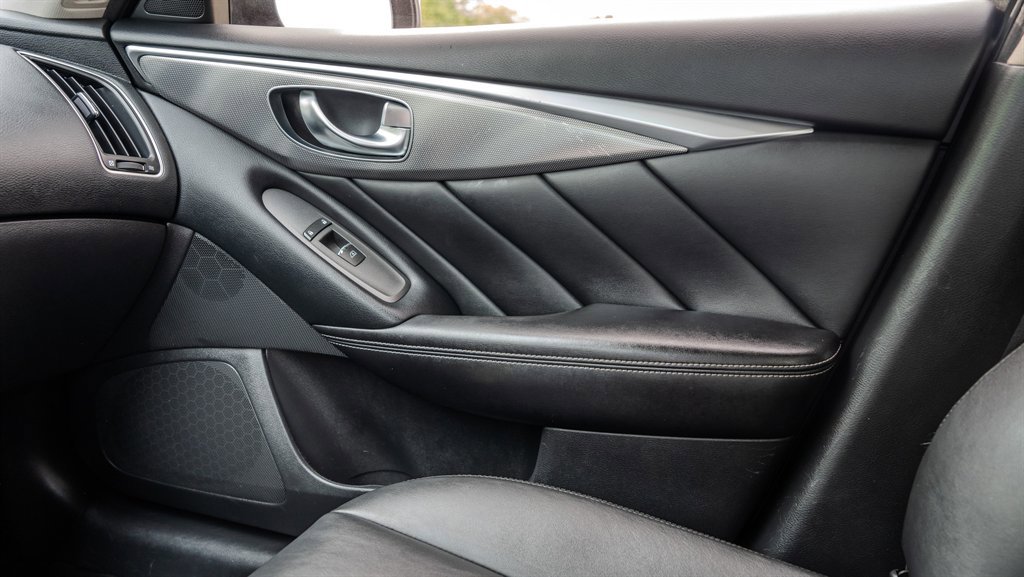 2015 INFINITI Q50 Premium