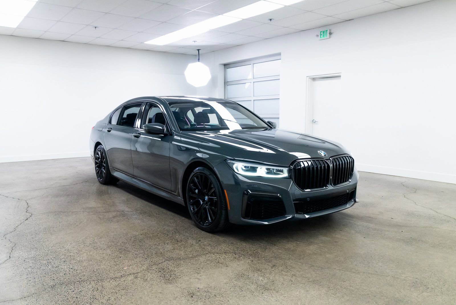 2022 BMW M760i xDrive