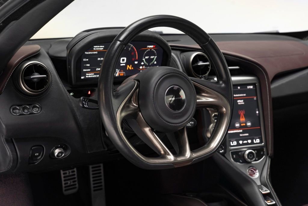 Used 2018 McLaren 720S Performance photo 23