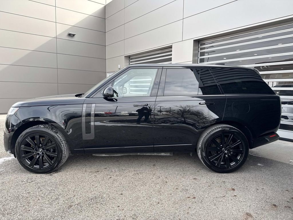 2025 Land Rover Range Rover SE