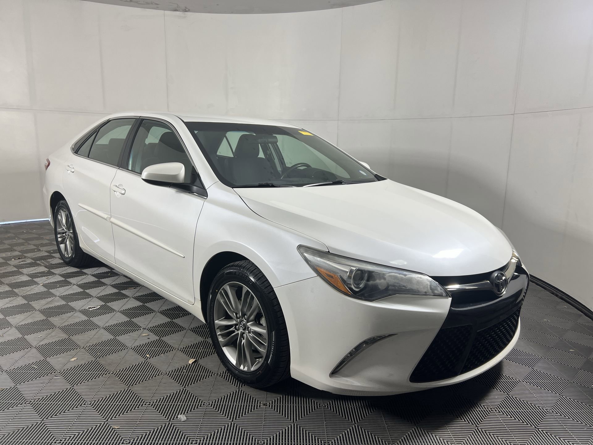 Used 2016 Toyota Camry SE