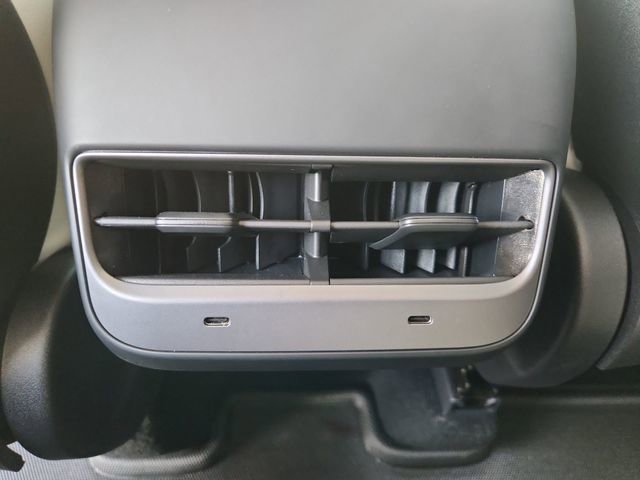 2024 Tesla Model Y Performance