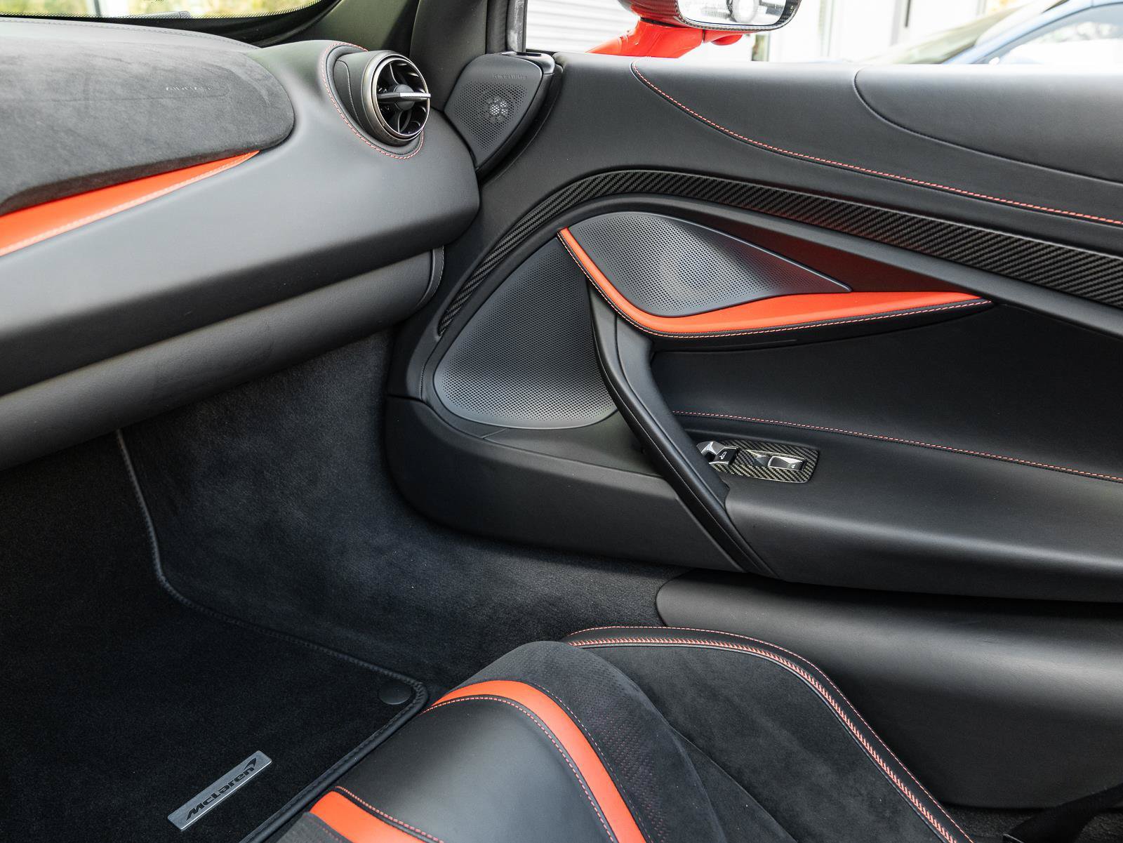 Used 2020 McLaren 720S Performance photo 38