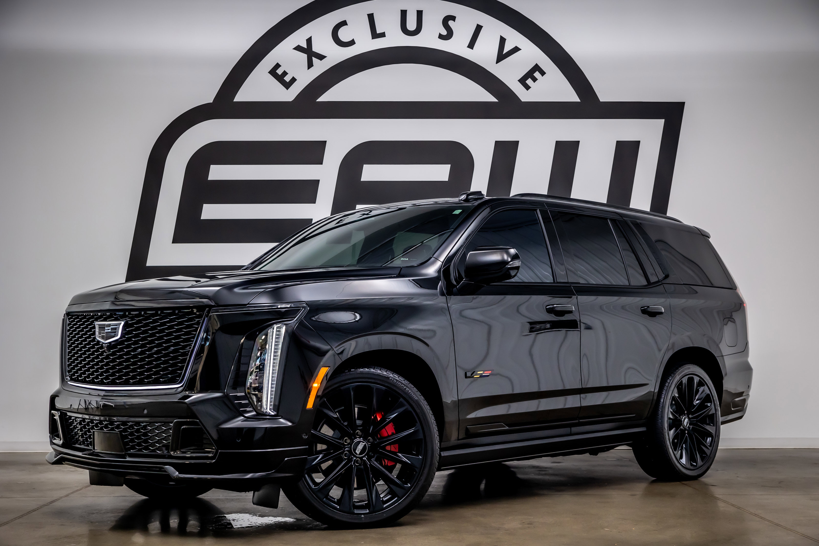 Used 2025 Cadillac Escalade V w/ LPO, ONYX Package