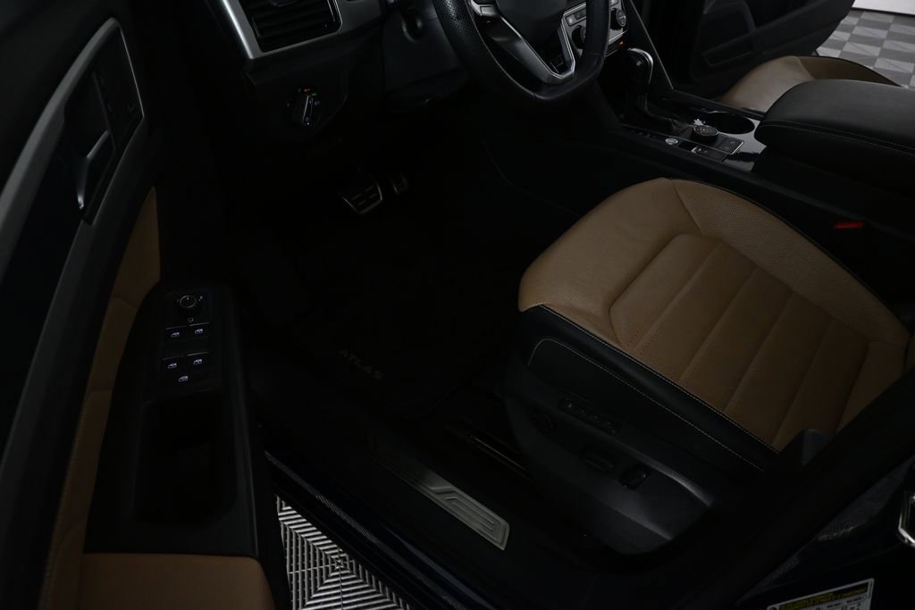 2022 Volkswagen Atlas Cross Sport SEL Premium R-Line