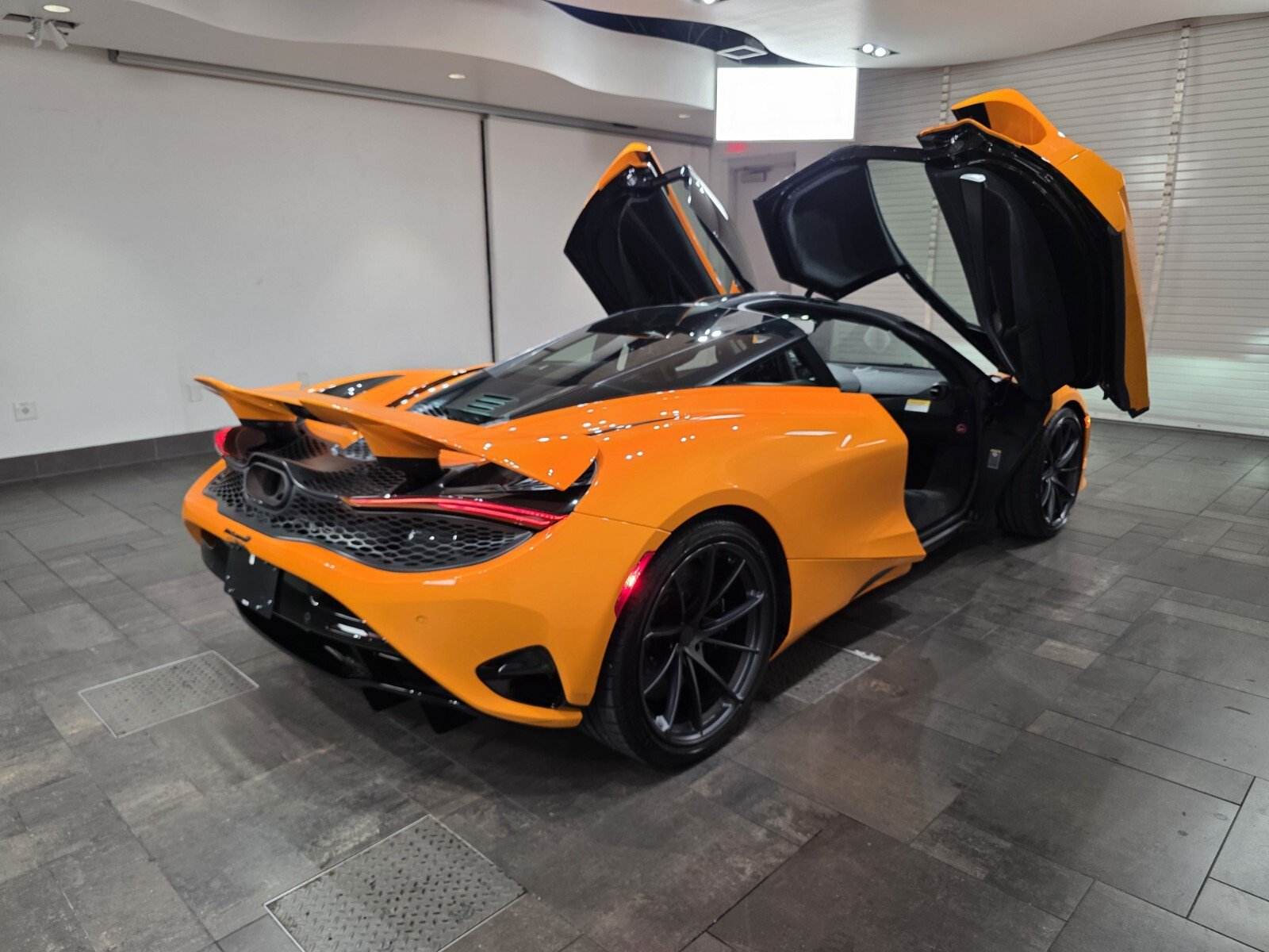 Used 2025 McLaren 750S photo 26