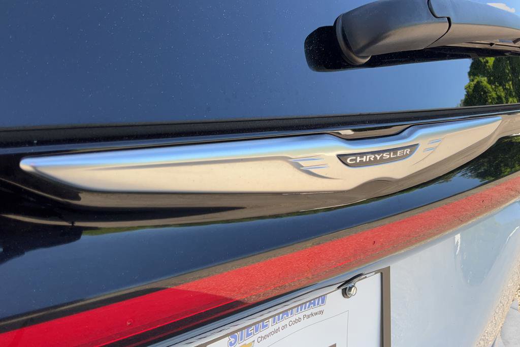 2023 Chrysler Pacifica Touring-L