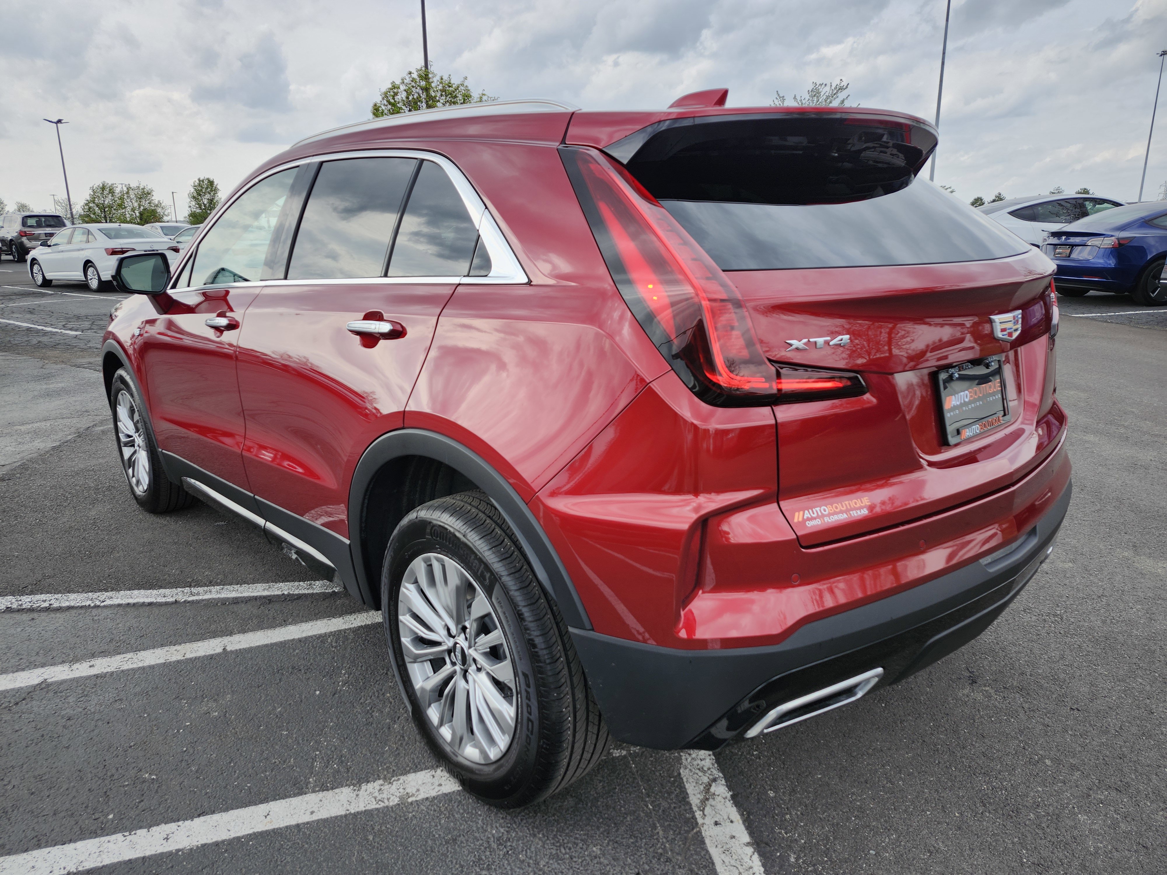 2024 Cadillac XT4 Premium Luxury