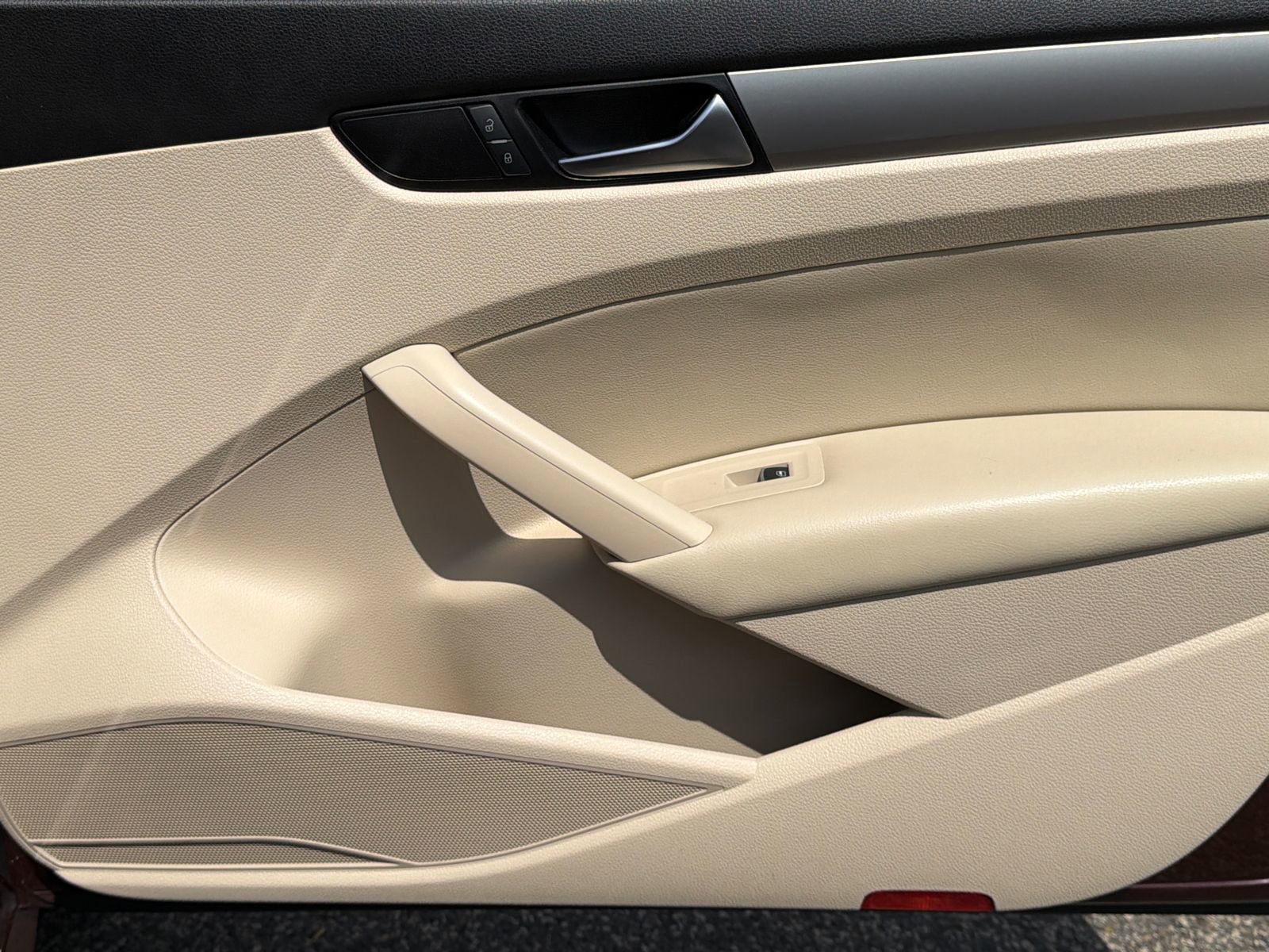 2014 Volkswagen Passat 1.8T Wolfsburg Edition