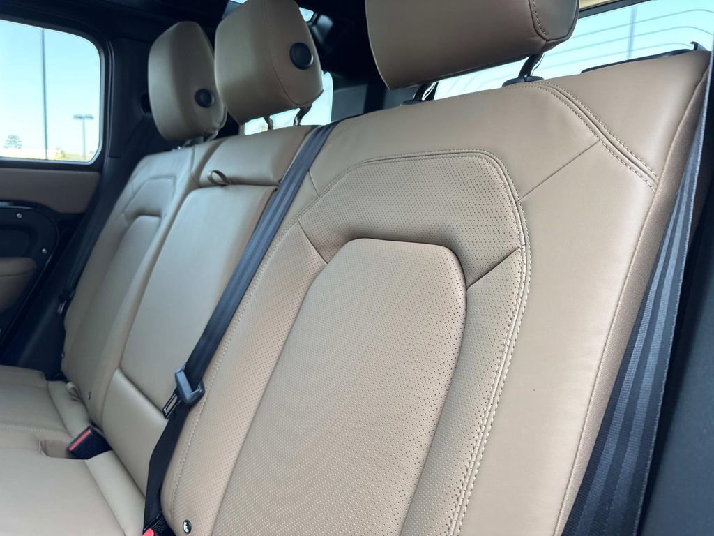 2026 Land Rover Defender 110 X-Dynamic SE