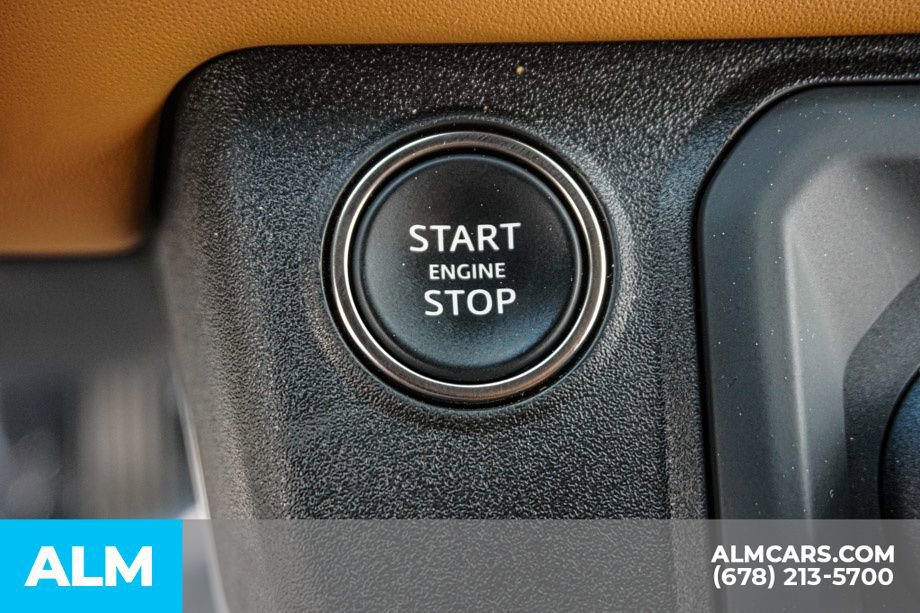 2023 Land Rover Defender 130 SE