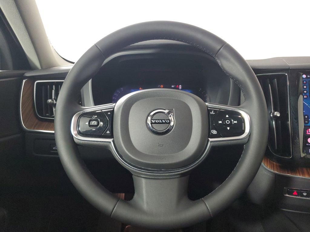 2024 Volvo Xc60 B5 Plus