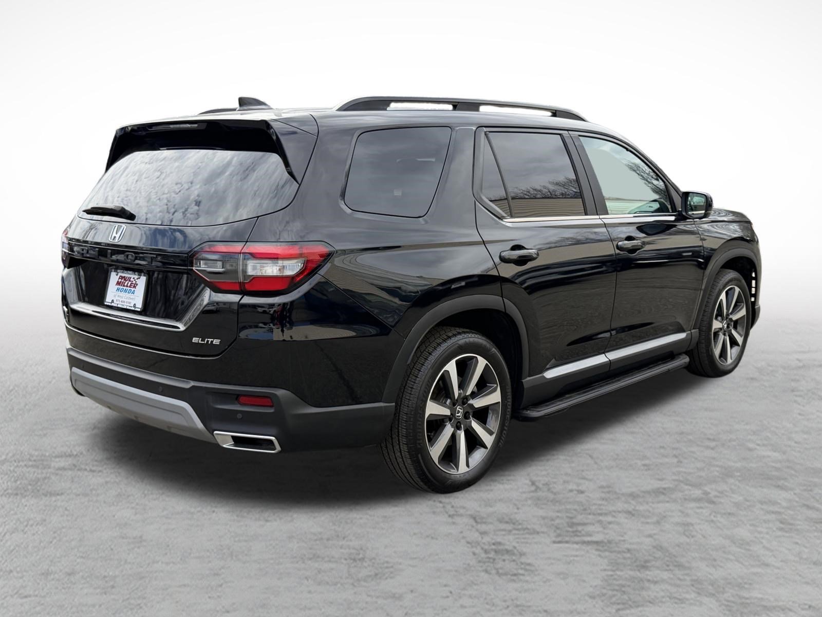 2023 Honda Pilot Elite