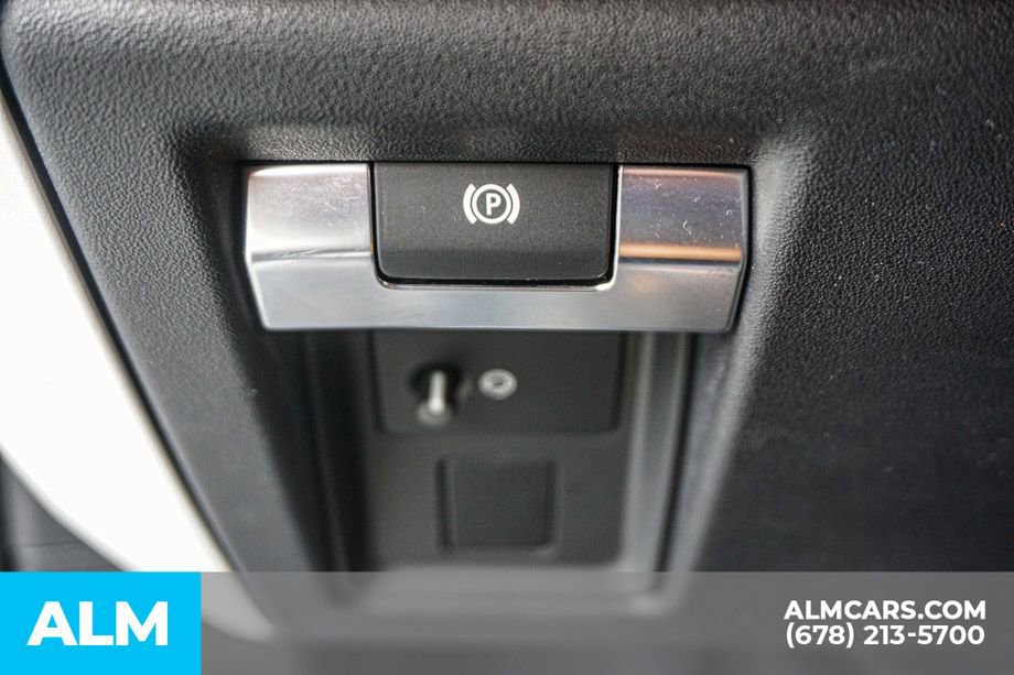 2023 Land Rover Defender 130 SE