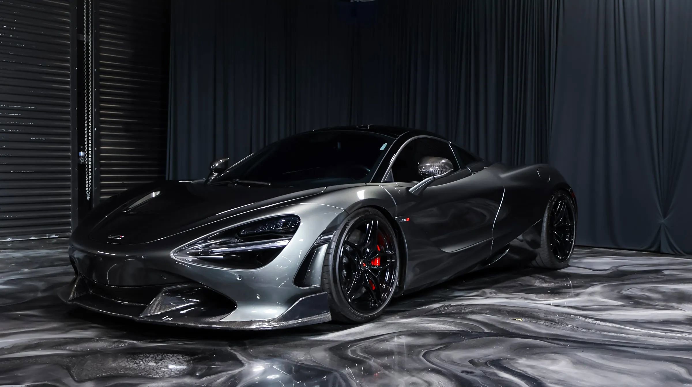 Used 2018 McLaren 720S Luxury photo 11