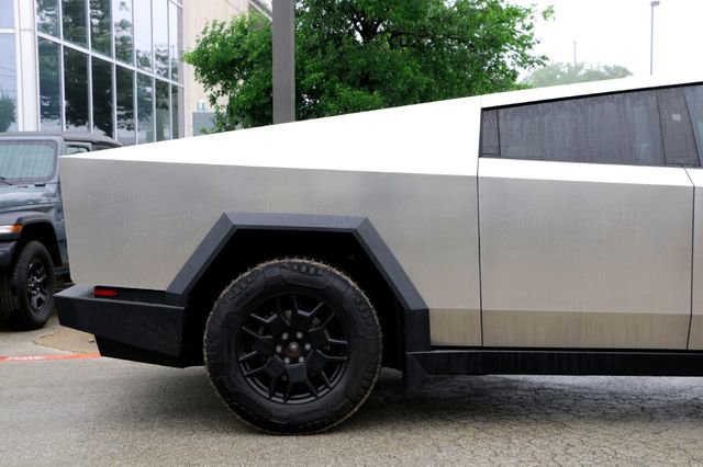 2024 Tesla Cybertruck AWD Crew Cab
