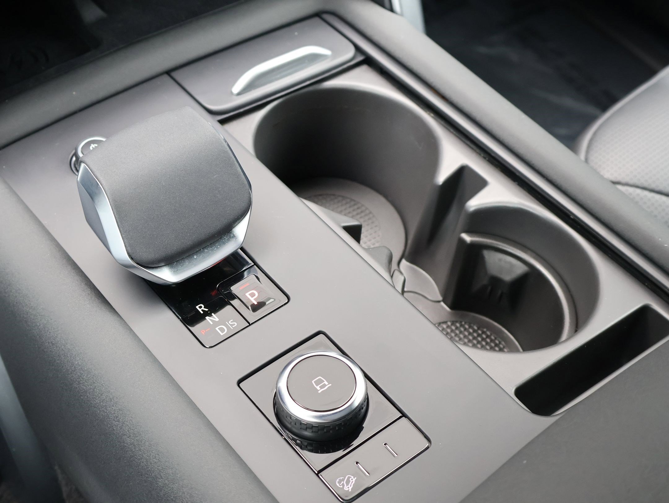 2025 Land Rover Discovery S