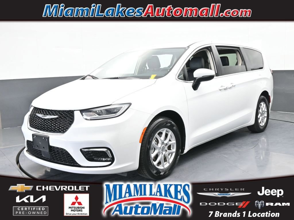 Used 2023 Chrysler Pacifica Touring-L