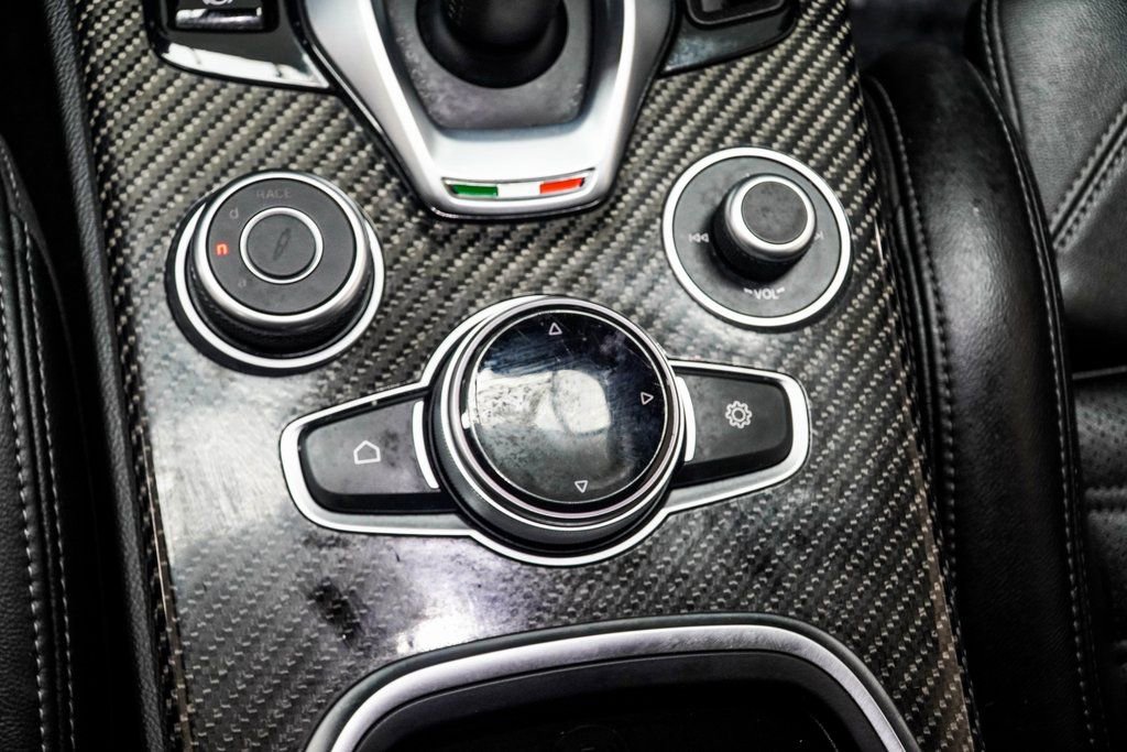 2022 Alfa Romeo Stelvio Quadrifoglio