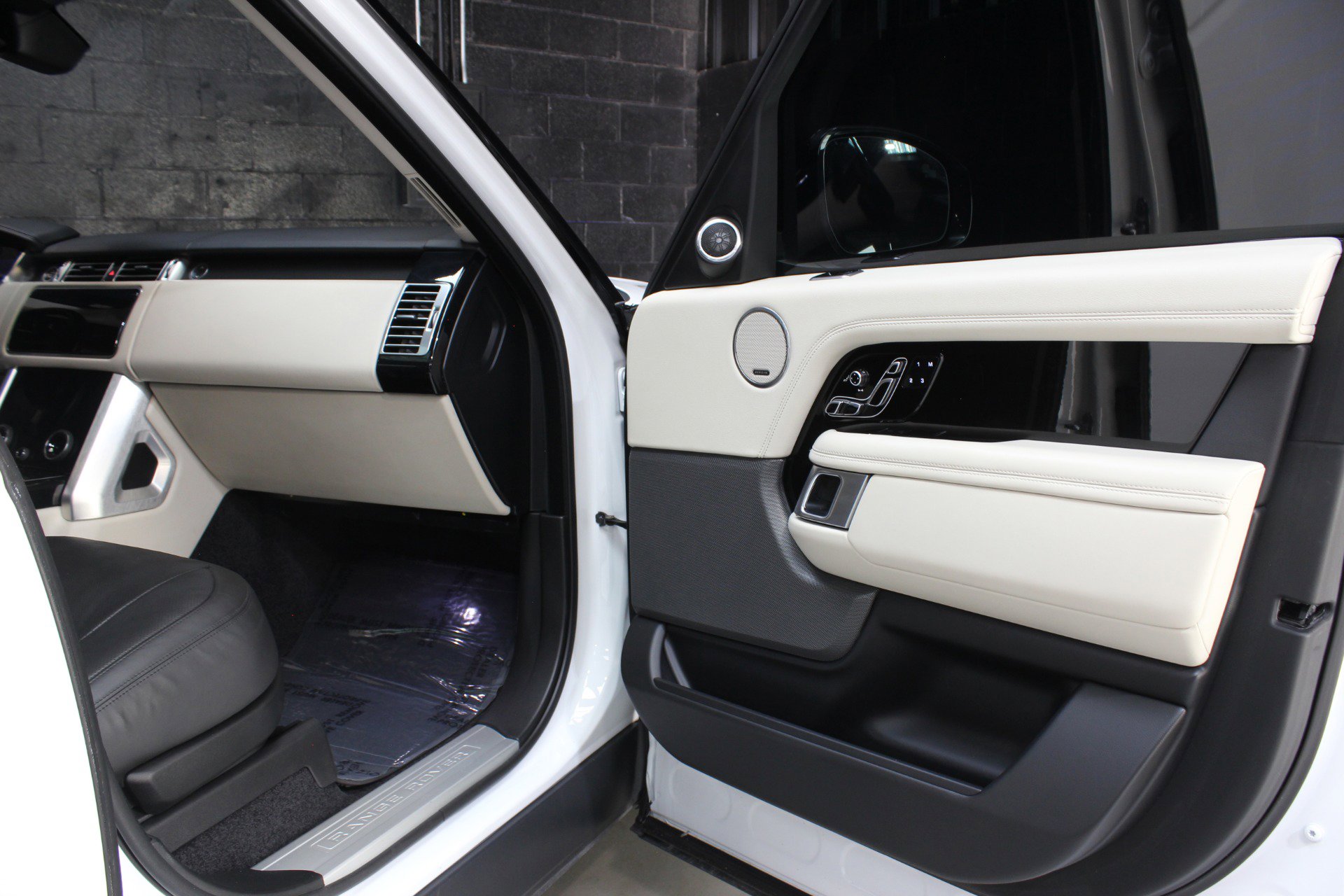 2021 Land Rover Range Rover Westminster Edition