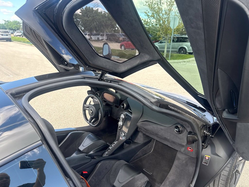 Used 2019 McLaren 720S Performance photo 10