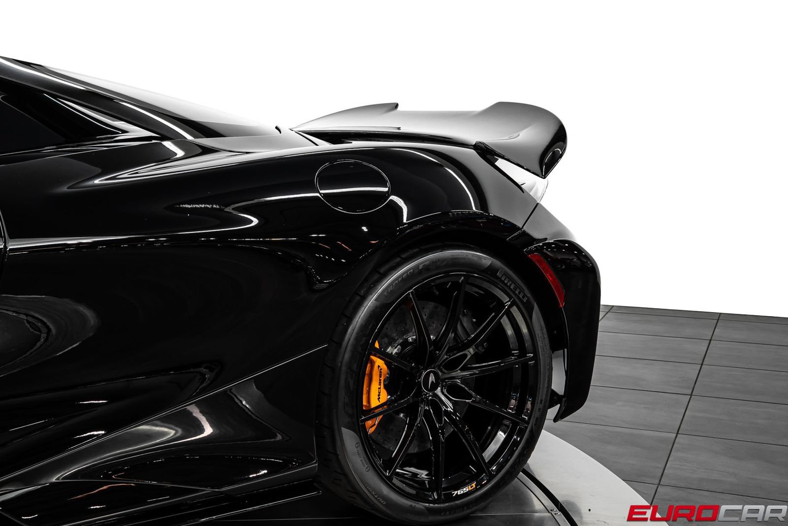 Used 2022 McLaren 765LT photo 19