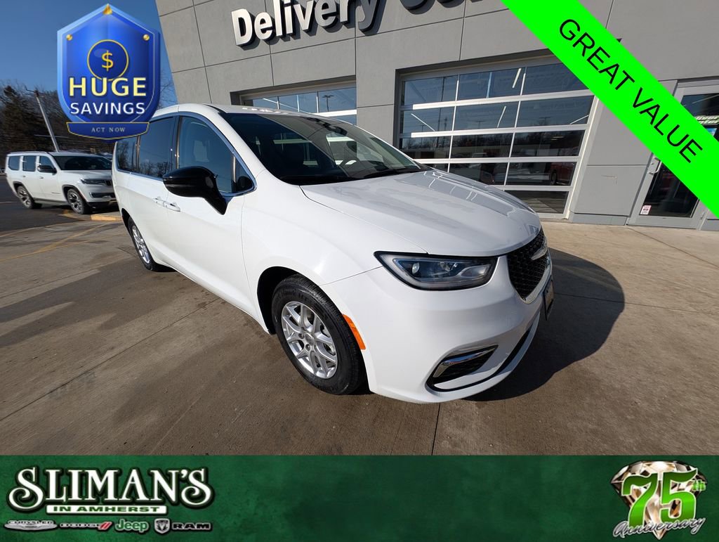 Used 2024 Chrysler Pacifica Touring-L