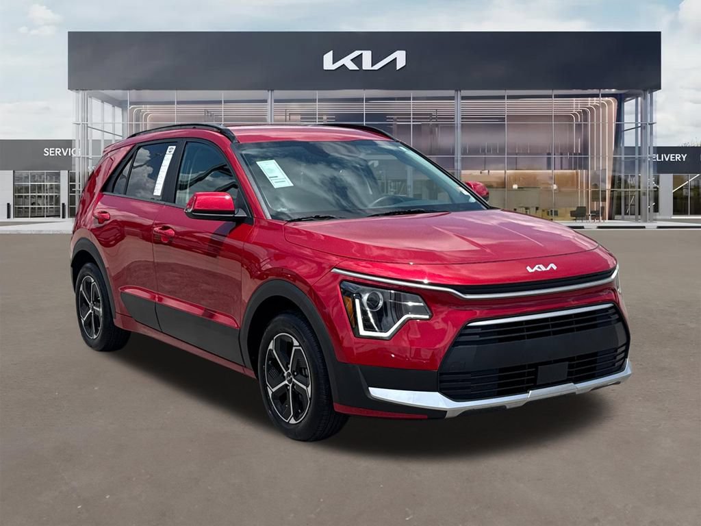 Certified 2025 Kia Niro EX