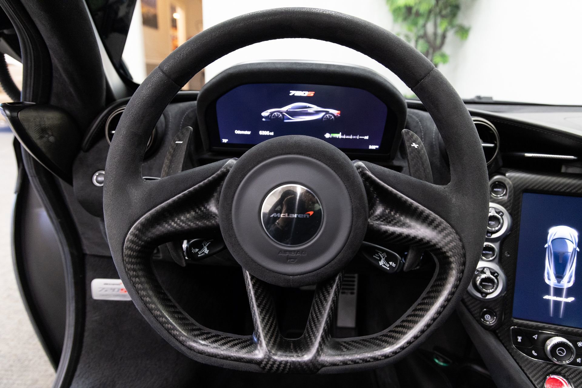 Used 2018 McLaren 720S Performance photo 13