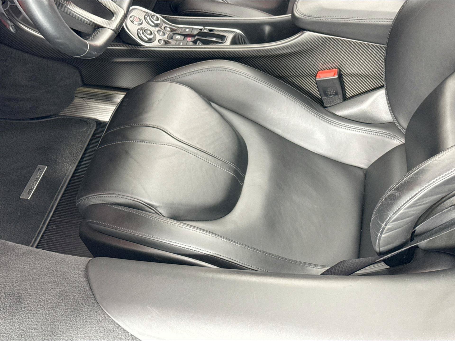 Used 2020 McLaren 600LT Spider photo 21