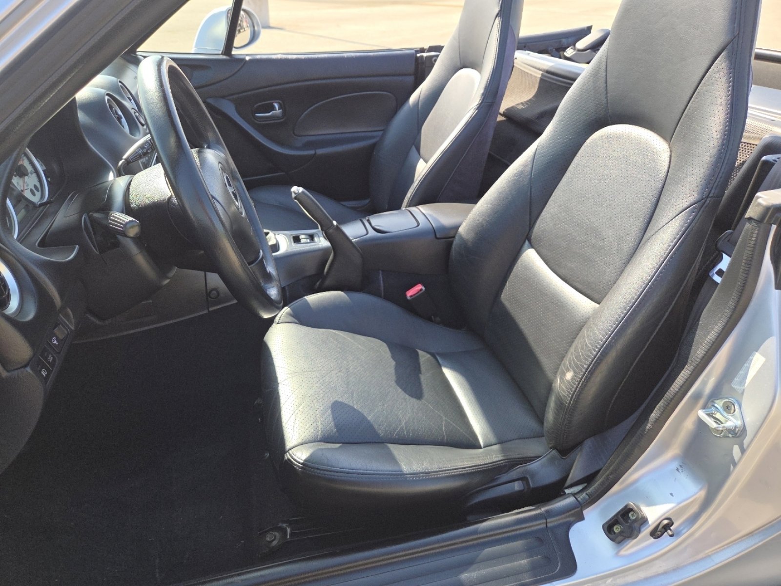 2003 MAZDA MX-5 Miata