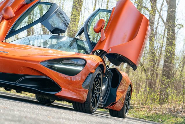 Used 2018 McLaren 720S photo 33